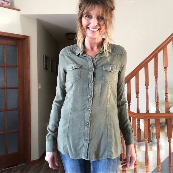 Cotton Express khaki button up top - Picture 9 of 13